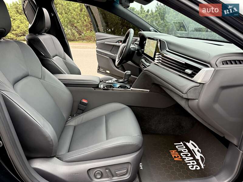 Седан Toyota Camry 2024 в Києві