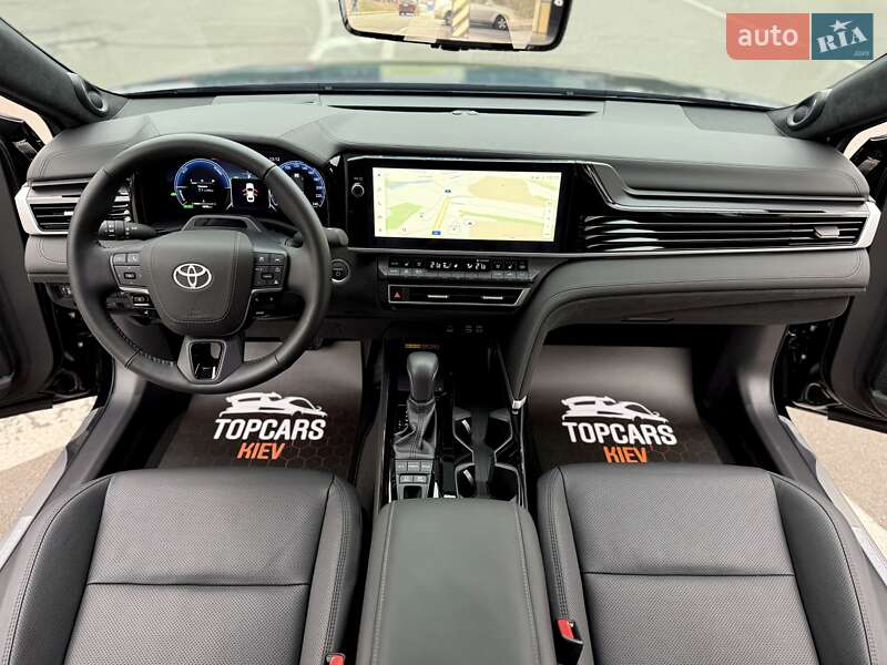 Седан Toyota Camry 2024 в Києві
