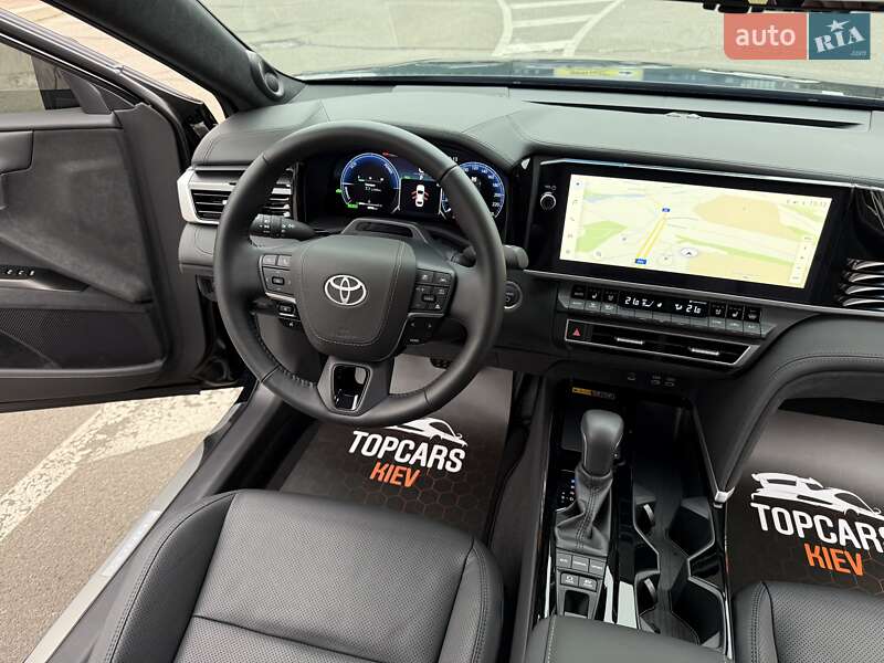 Седан Toyota Camry 2024 в Києві