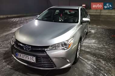 Седан Toyota Camry 2015 в Хмельницькому