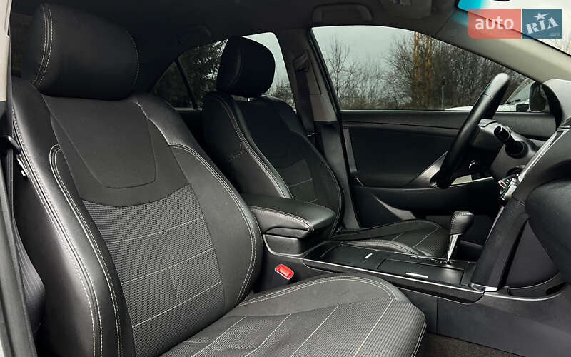 Седан Toyota Camry 2006 в Львові