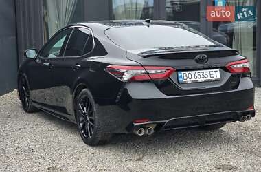 Седан Toyota Camry 2022 в Тернополі