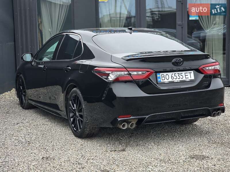 Седан Toyota Camry 2022 в Тернополі