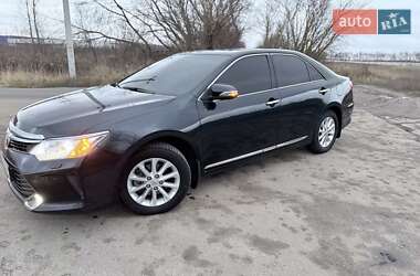 Седан Toyota Camry 2015 в Киеве