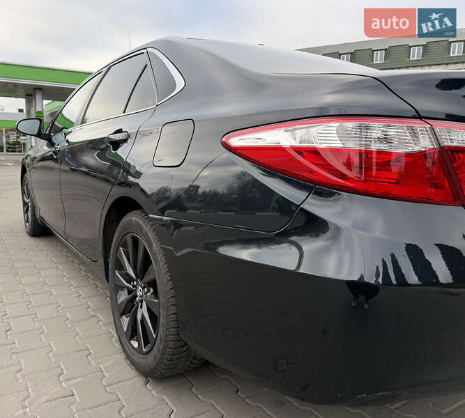 Седан Toyota Camry 2016 в Києві