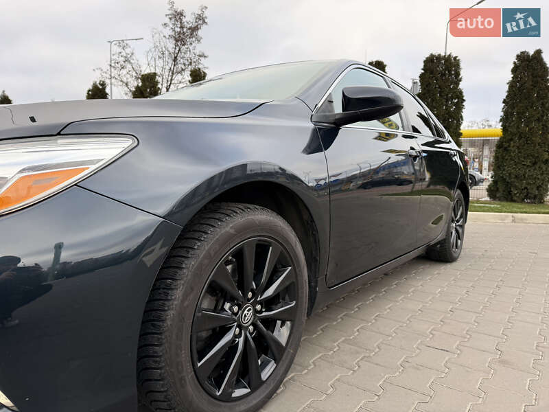 Седан Toyota Camry 2016 в Києві
