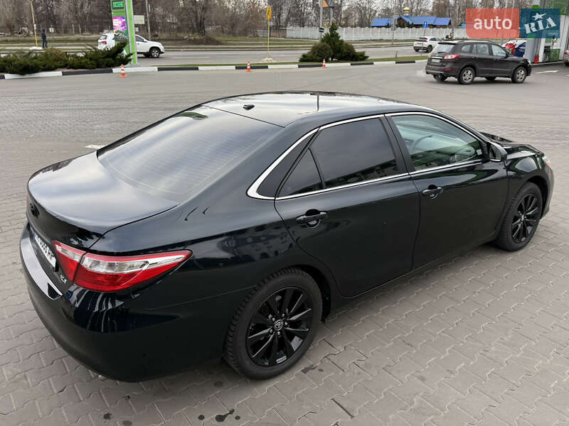 Седан Toyota Camry 2016 в Києві