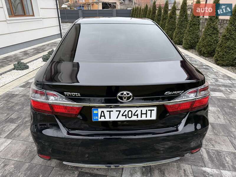 Седан Toyota Camry 2017 в Ивано-Франковске