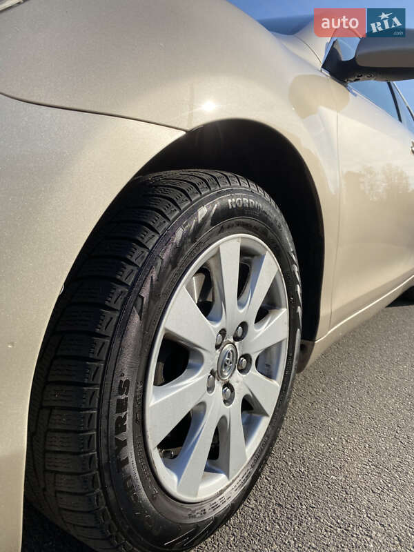 Седан Toyota Camry 2008 в Киеве