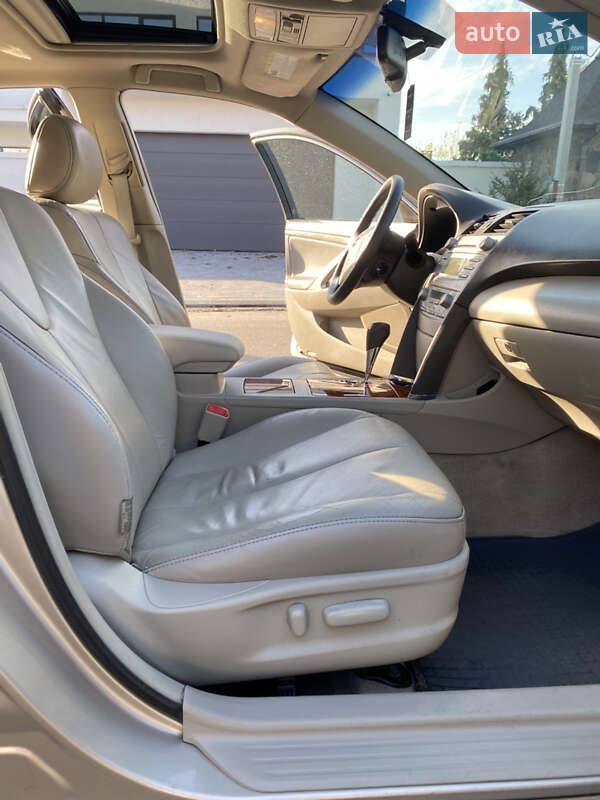 Седан Toyota Camry 2008 в Киеве