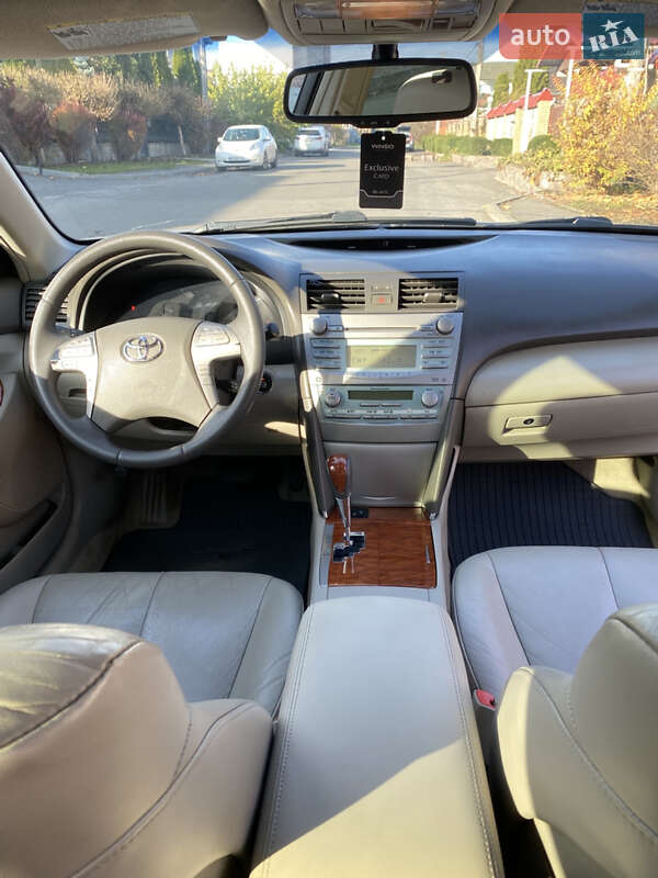 Седан Toyota Camry 2008 в Киеве