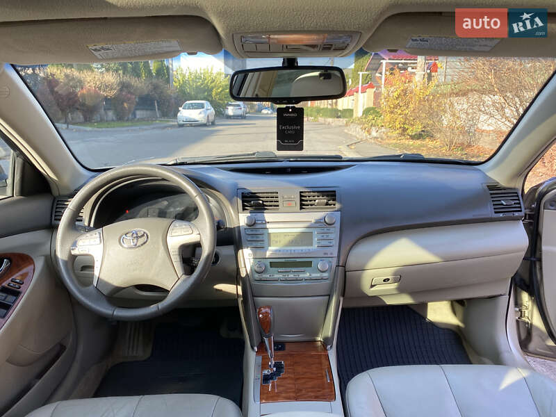 Седан Toyota Camry 2008 в Киеве