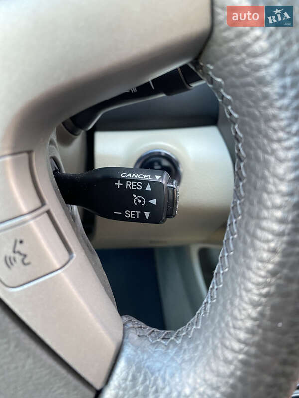 Седан Toyota Camry 2008 в Киеве