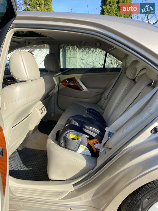 Седан Toyota Camry 2008 в Киеве