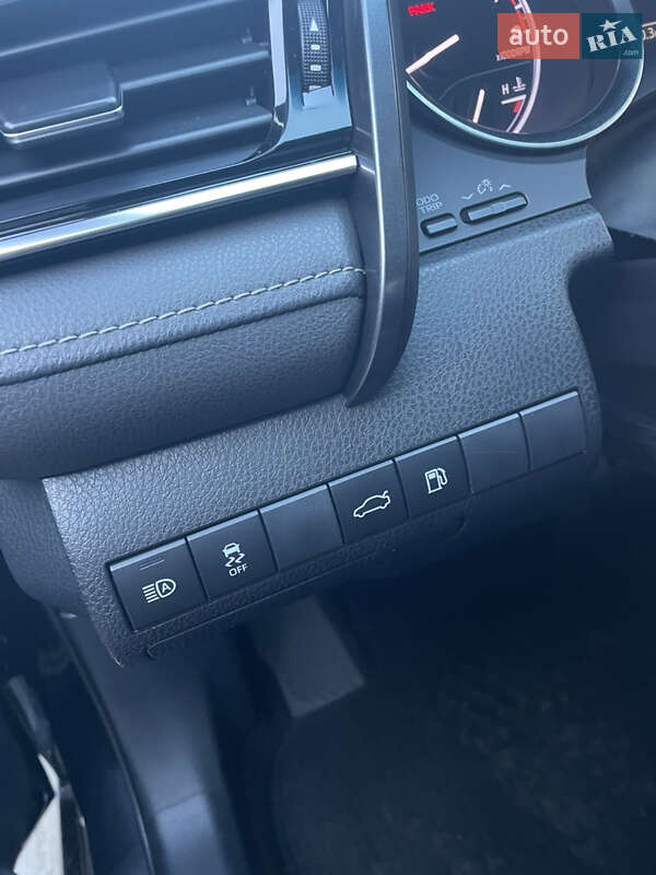 Седан Toyota Camry 2017 в Києві