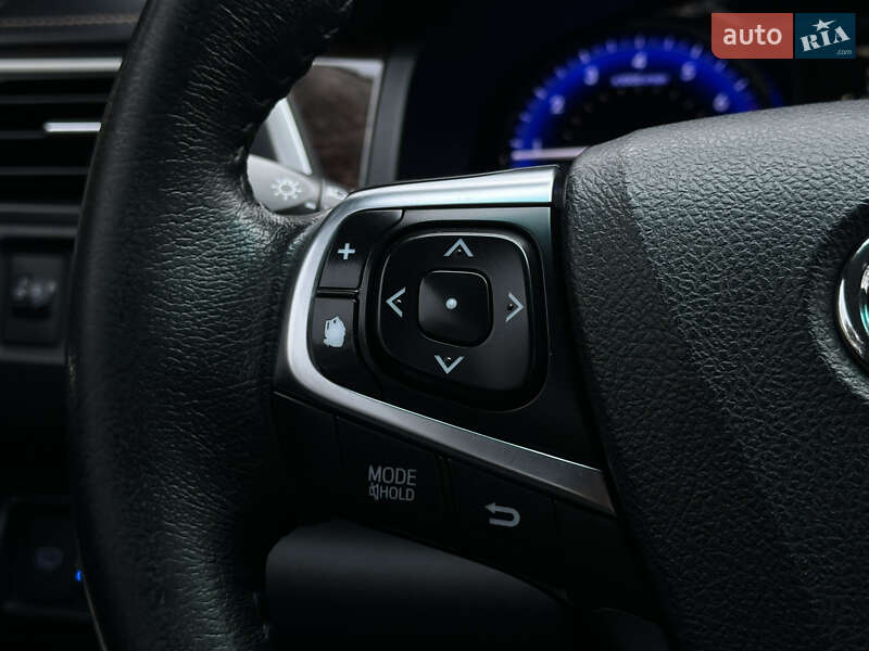Седан Toyota Camry 2014 в Миколаєві