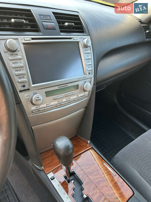 Седан Toyota Camry 2011 в Харькове