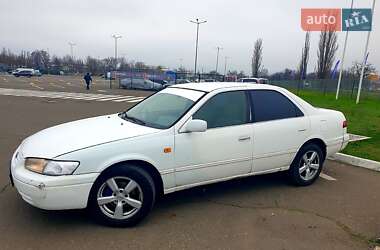 Седан Toyota Camry 1996 в Одессе