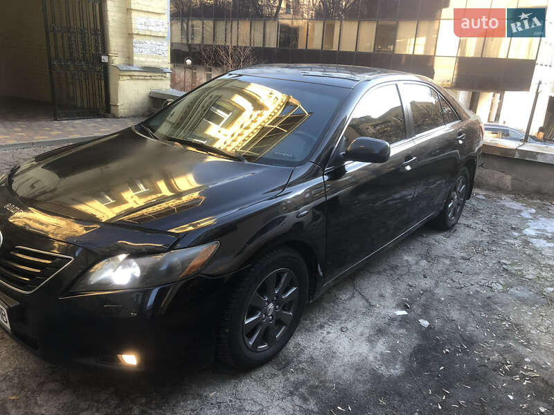 Седан Toyota Camry 2008 в Киеве