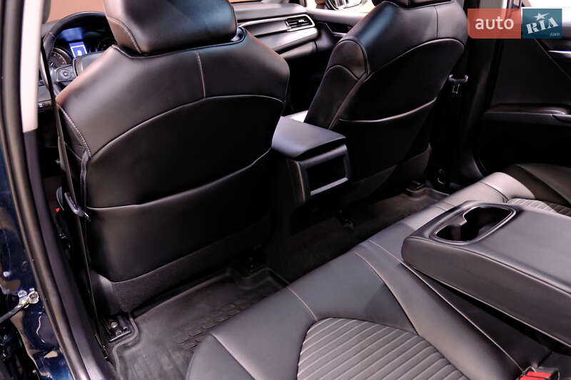 Седан Toyota Camry 2021 в Одесі