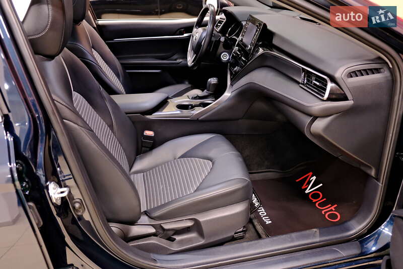 Седан Toyota Camry 2021 в Одесі