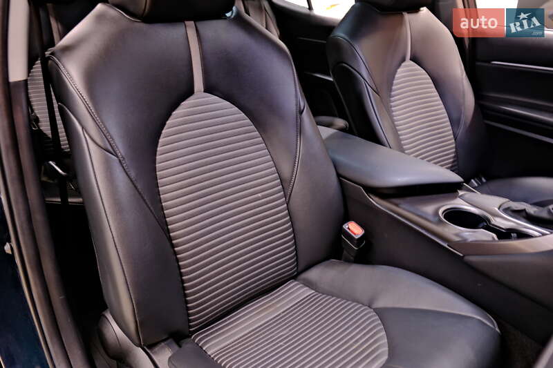 Седан Toyota Camry 2021 в Одесі