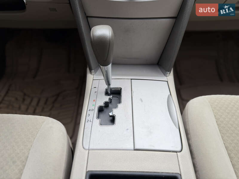Седан Toyota Camry 2008 в Рівному