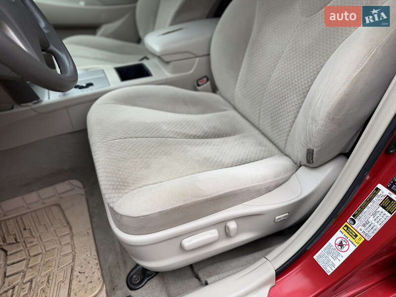 Седан Toyota Camry 2008 в Рівному