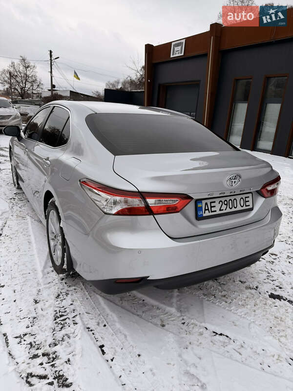 Седан Toyota Camry 2019 в Чернігові