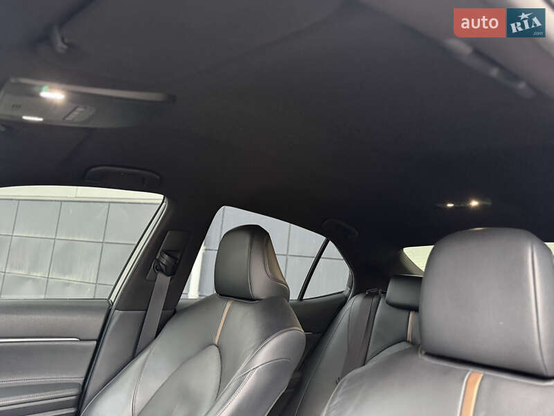 Седан Toyota Camry 2018 в Одессе