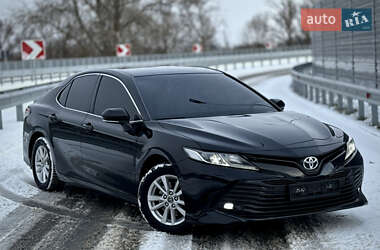 Седан Toyota Camry 2018 в Чернігові