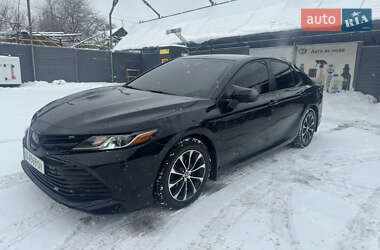Седан Toyota Camry 2018 в Харькове