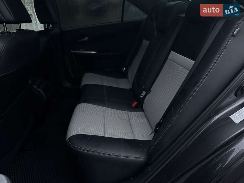 Седан Toyota Camry 2014 в Миколаєві