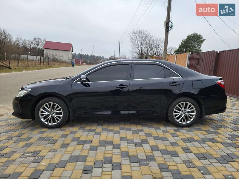 Седан Toyota Camry 2017 в Вишгороді