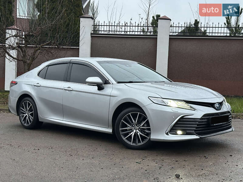 Седан Toyota Camry 2023 в Києві