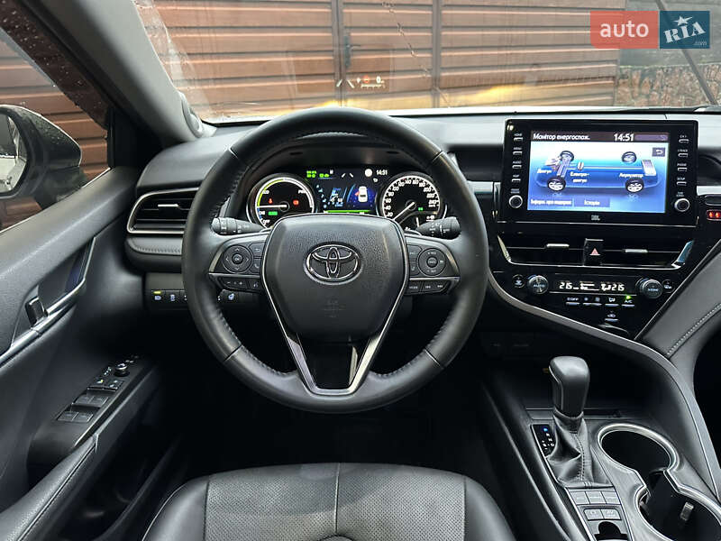 Седан Toyota Camry 2023 в Києві