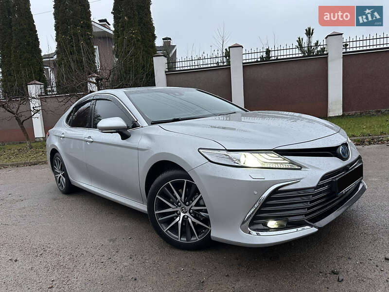 Седан Toyota Camry 2023 в Києві