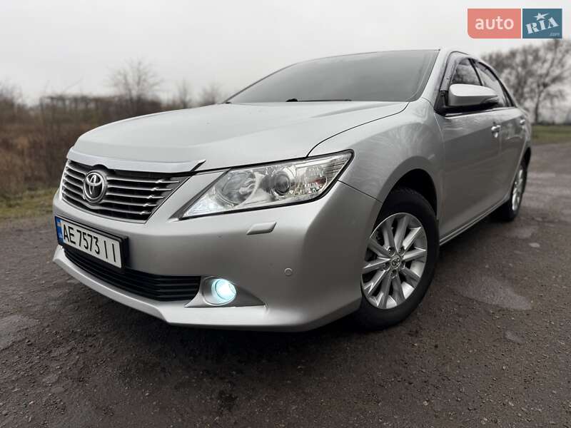 Седан Toyota Camry 2011 в Дніпрі