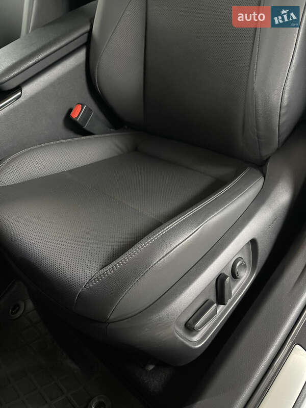 Седан Toyota Camry 2024 в Києві фото 10 Седан Toyota Camry 2024 в Києві