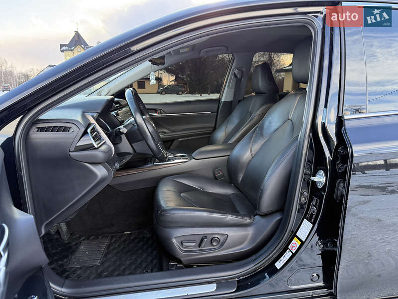 Седан Toyota Camry 2017 в Коломые