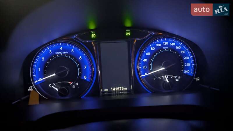 Седан Toyota Camry 2015 в Києві