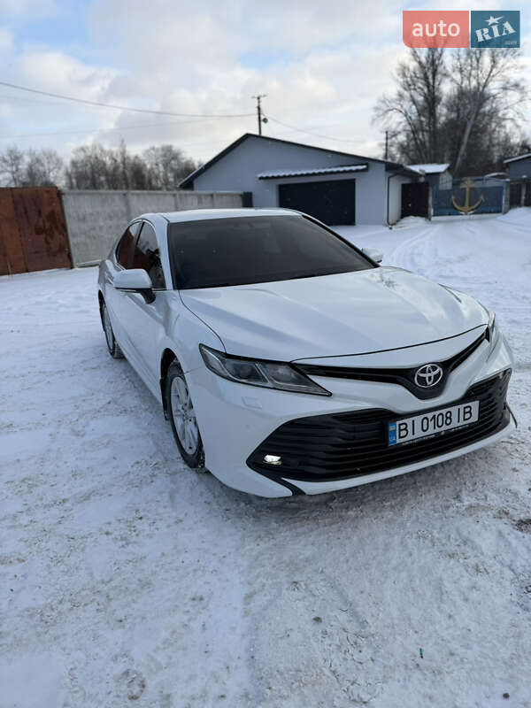 Седан Toyota Camry 2018 в Полтаві