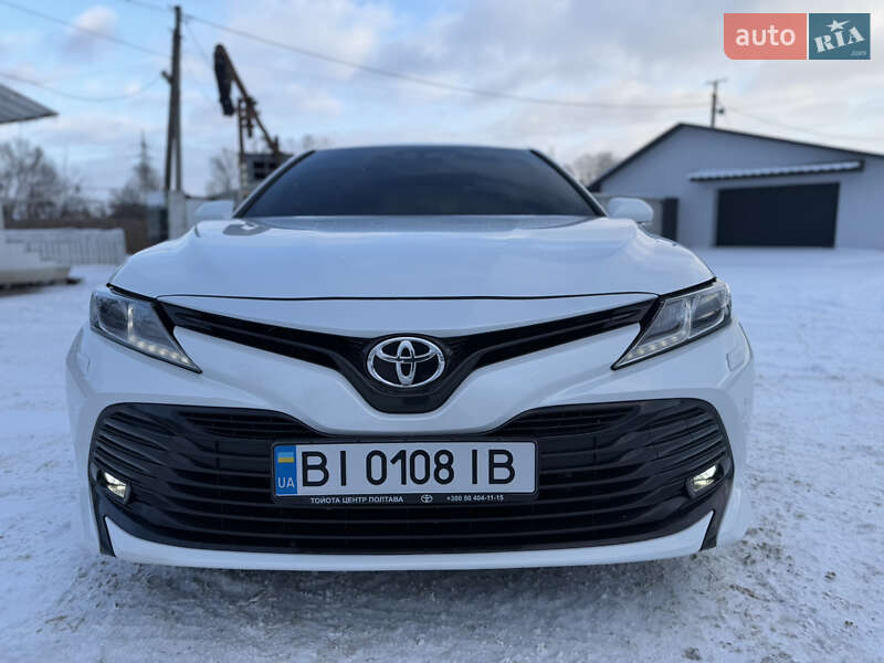 Седан Toyota Camry 2018 в Полтаві