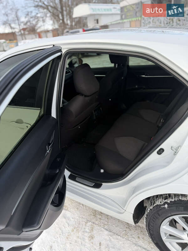 Седан Toyota Camry 2018 в Полтаві