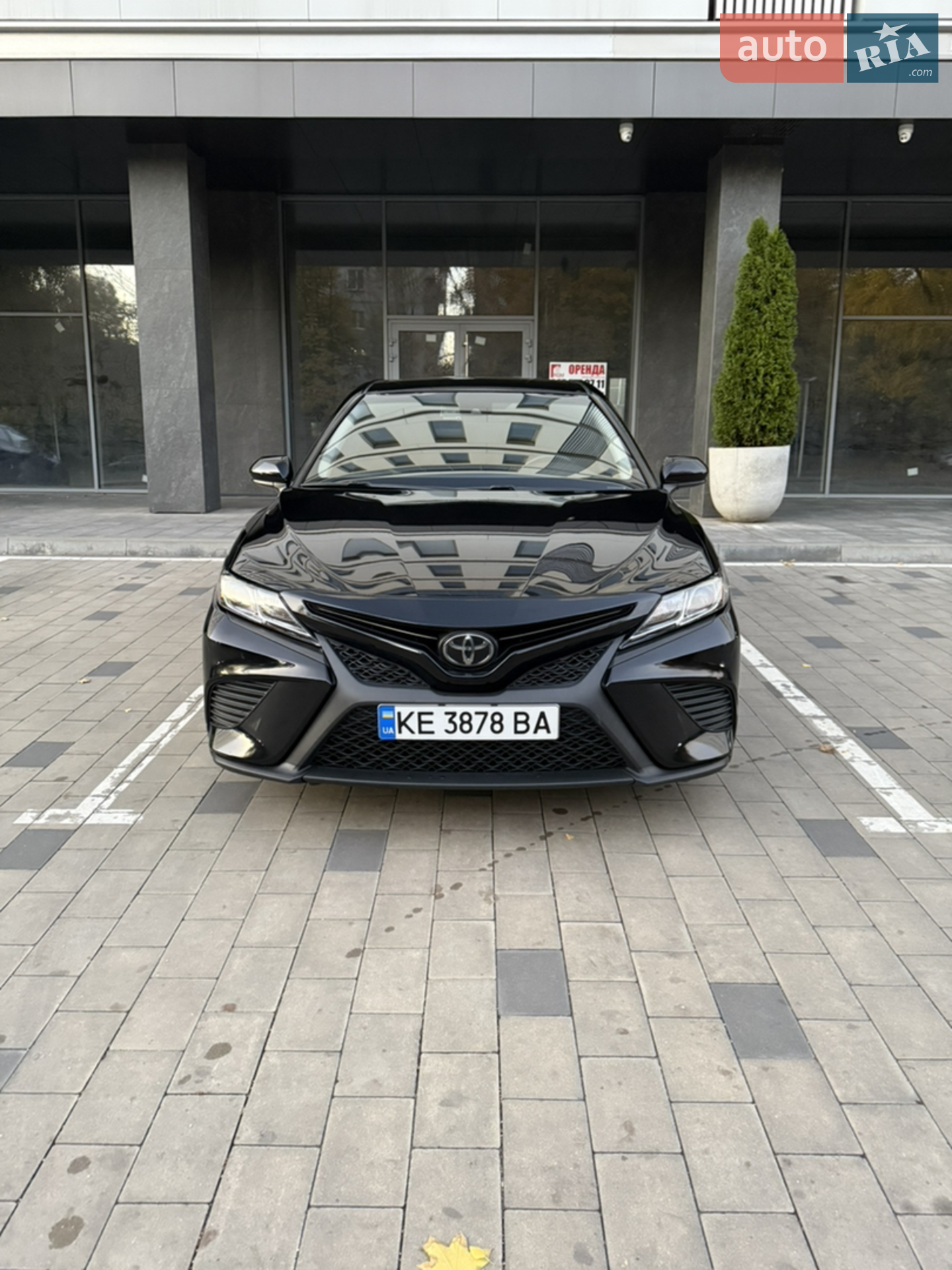 2020 Toyota Camry - мініатюра 2