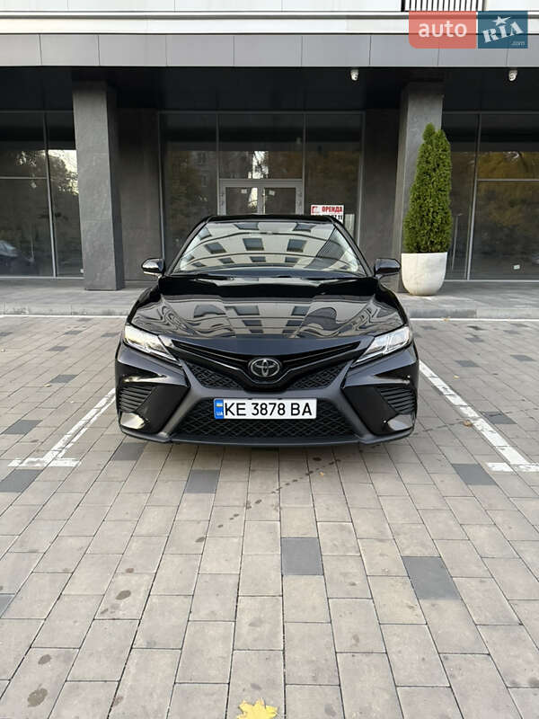 Седан Toyota Camry 2020 в Днепре