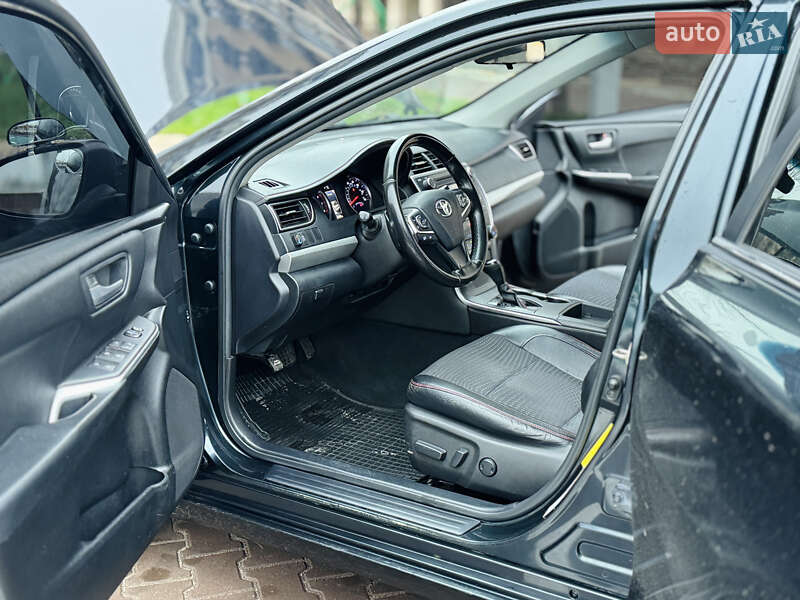 Седан Toyota Camry 2014 в Києві