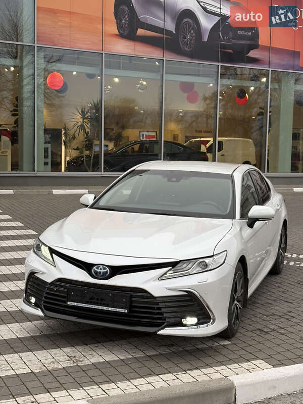 Седан Toyota Camry 2021 в Запоріжжі