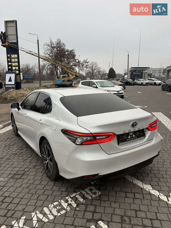 Седан Toyota Camry 2021 в Запоріжжі