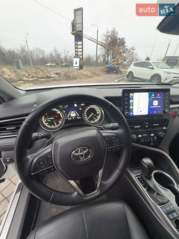 Седан Toyota Camry 2021 в Запоріжжі
